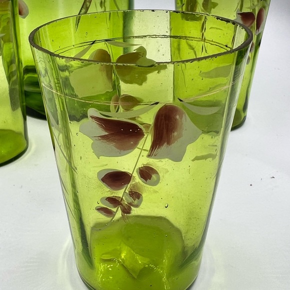 ANTIQUE EMERALD GREEN HAND-PAINTED BLOWN GLASS LEMONADE PITCHER & 4 GLASSES - Picture 7 of 8